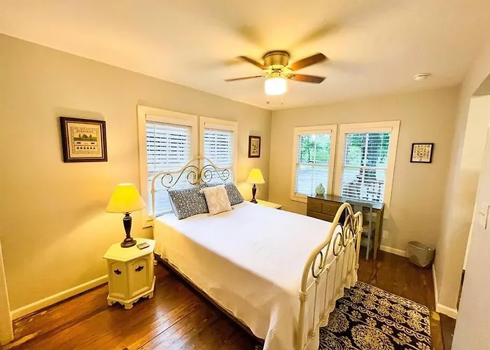 Unwind & Relax At Azalea On Bayou Lafayette